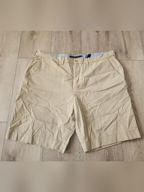 Tommy Hilfiger Khaki Chino Shorts Tan Classic Fit Flat Front Men's Size 40